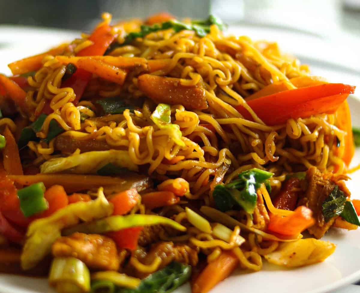 How to Make Lo Mein With Ramen?