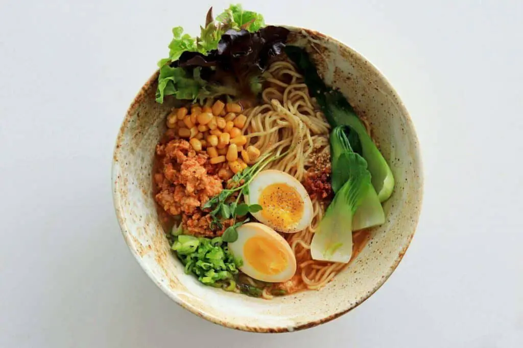 Ramen noodles and vegetables in a bowl