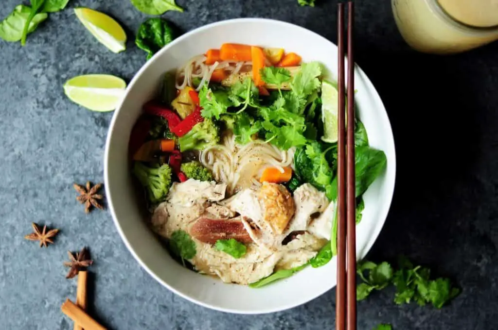 Ramen with vegetables and meat